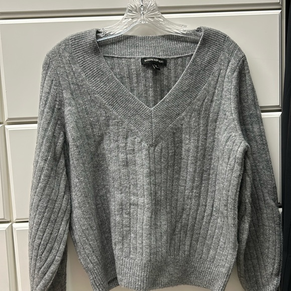 Banana republic size Medium petite sweater - Picture 1 of 2